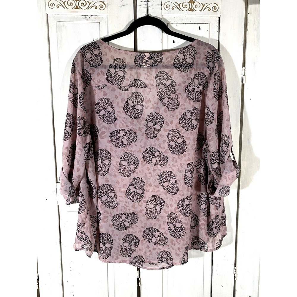 Torrid Blouse Sz 1 Pink Leopard Sugar Skull Print Sheer Button Front Pastel Goth - Picture 4 of 10
